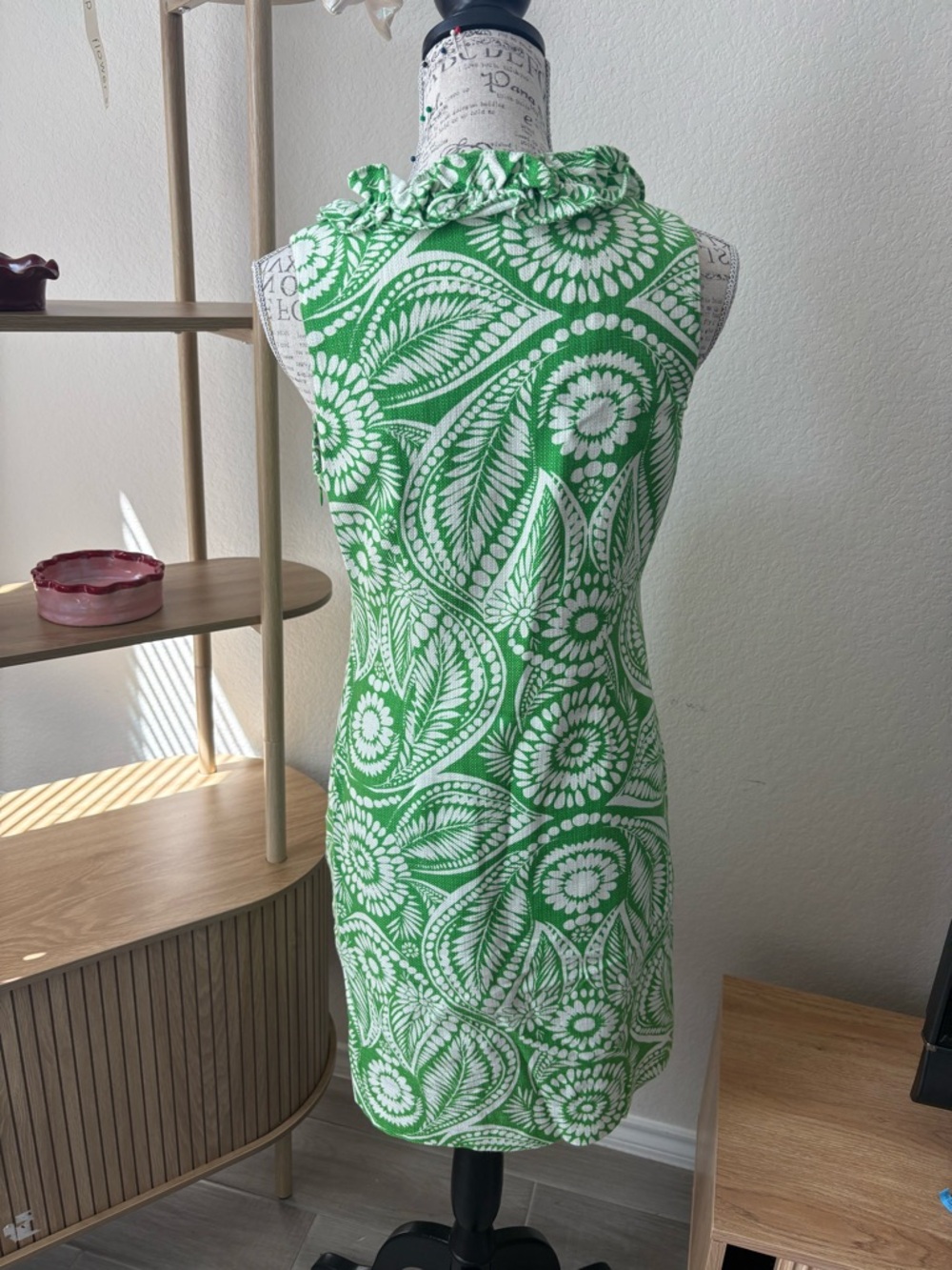KATE SPADE Green and White Ruffle Neck Printed Dress - Picture 2 of 3